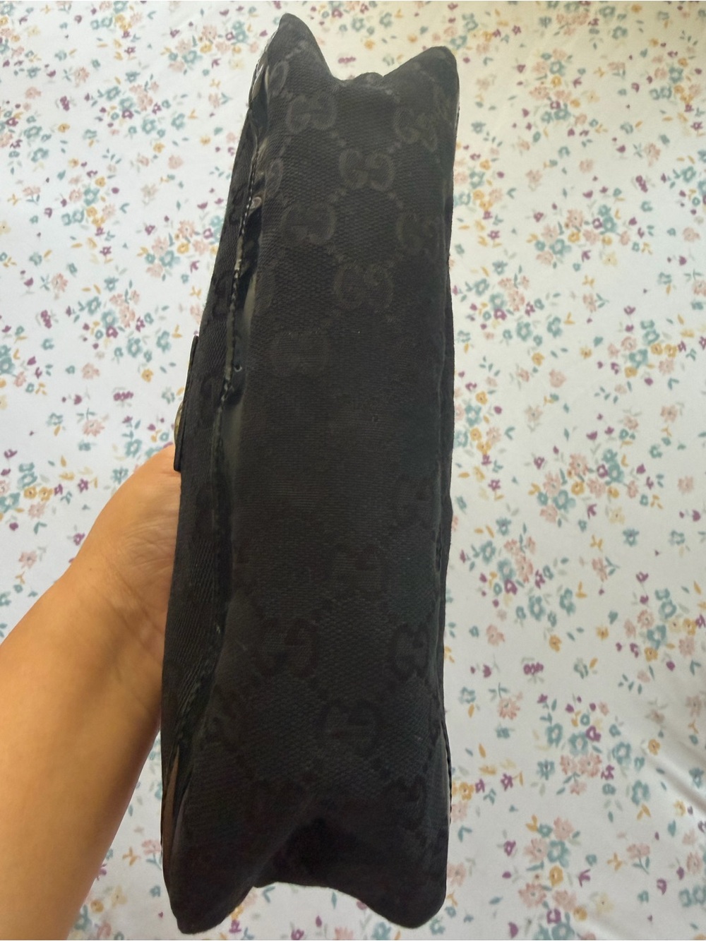 Gucci Black Shoulder Bag with Gold D-Ring Accent - Picture 6 of 10